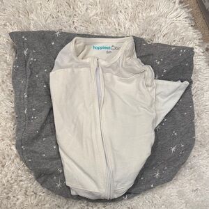 Happiest Baby Gray and White Snoo sheet and cream swaddle small